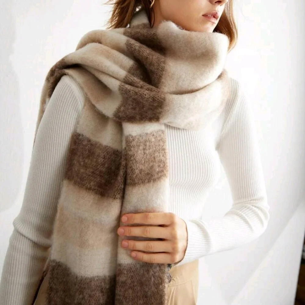 SHEIN Fringe Knit Scarf